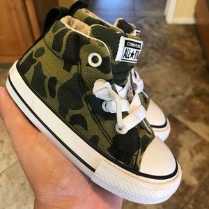 No Tie Camo Converse